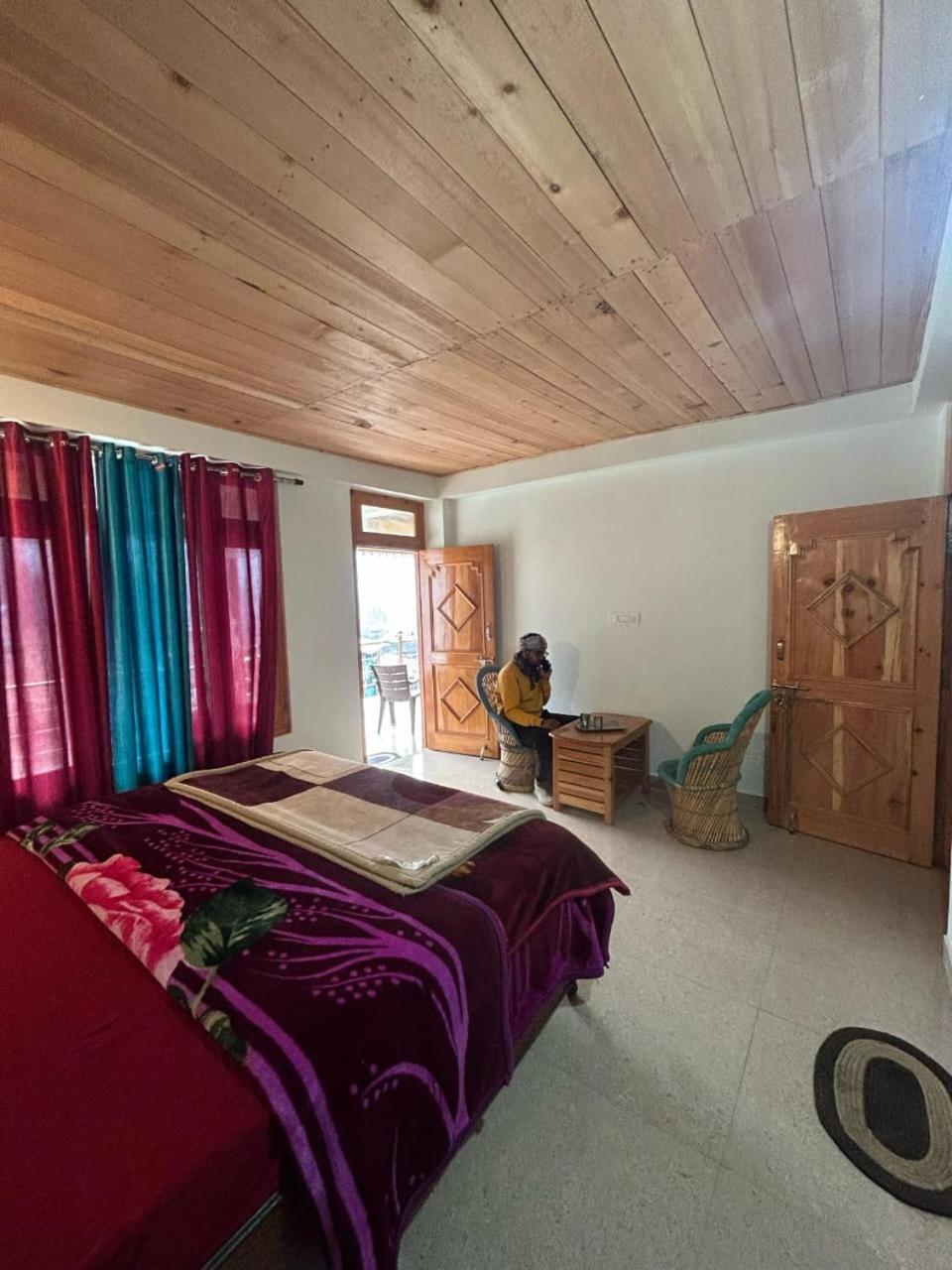 New Brahma Cafe Guest House Kalgha Cameră foto